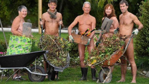Le 7 mai, c’est la Journée mondiale du jardinage nu !