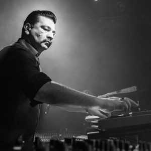 Arnaud Rebotini & le Don Van Club : 120 battements par minute Arnaud Rebotini & le Don Van Club en concert à Nantes le 8 novembre au lieu unique