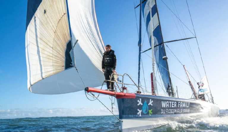Benjamin Dutreux au Vendée Globe Water Family Benjamin Dutreux protège l’eau et l’association Water Family au Vendée Globe