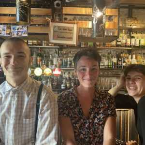 Les lieux de l’été : Le Live Bar, sa terrasse en face du Château des Ducs et ses concerts sont gratuits