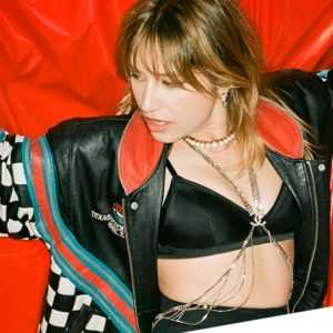 IZÏA + TERRIER IZÏA + TERRIER